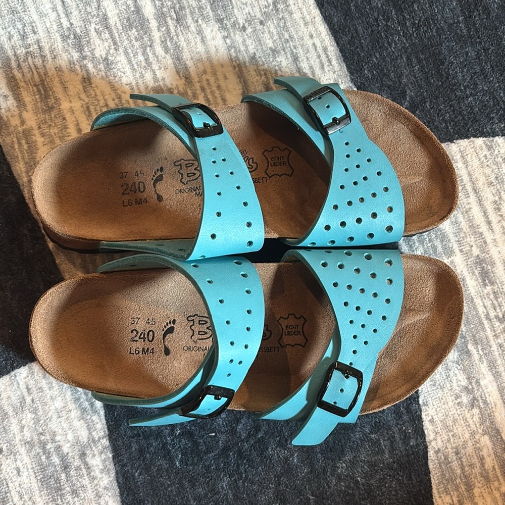 Birkis Birkenstocks- perforated blue
